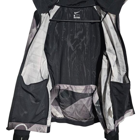 Nike - Picture 3 of 4